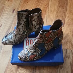 Rouge Helium Brown and Blue Ankle Boots